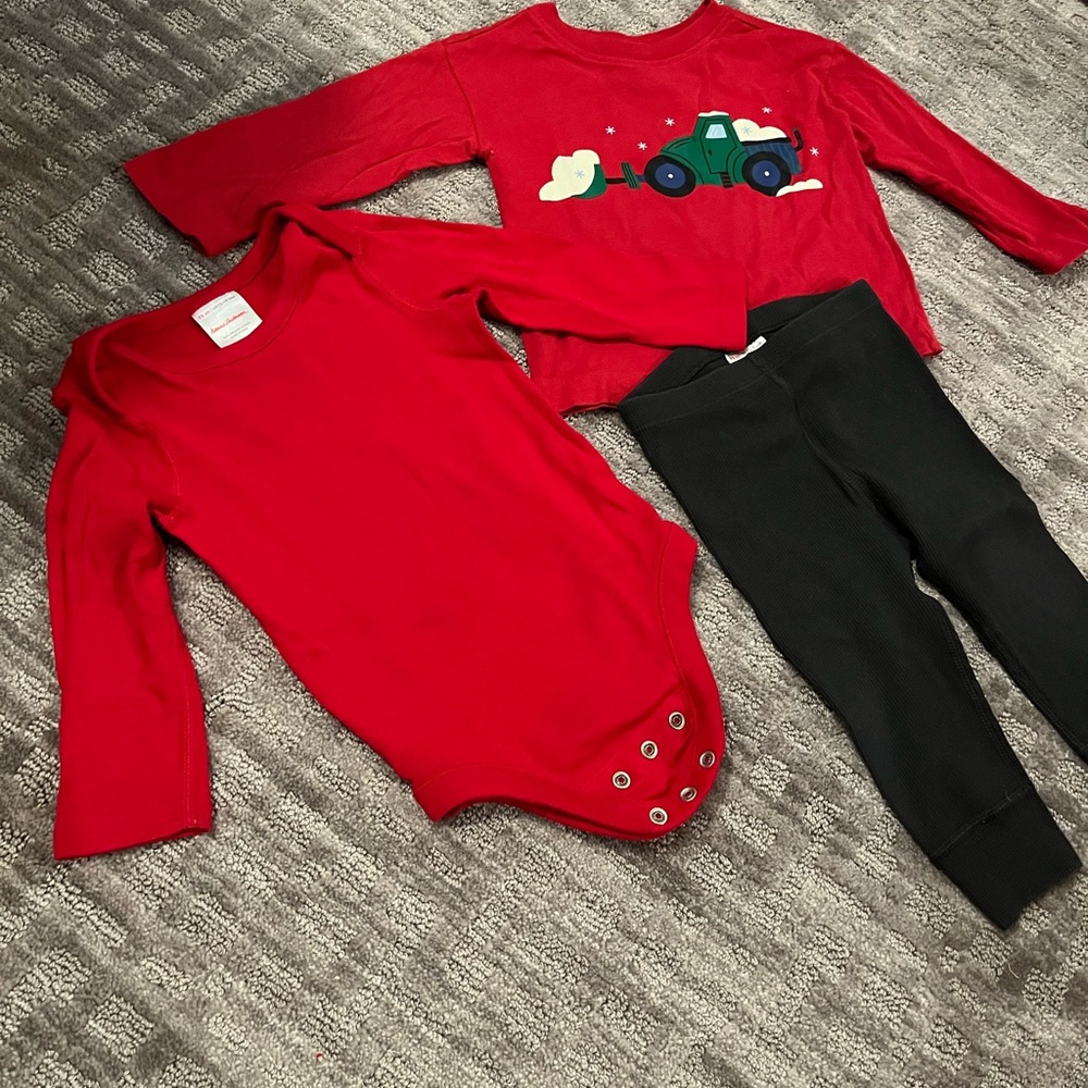 Hannah Andersson outfits black ribbed leggings with red long sleeve shirts